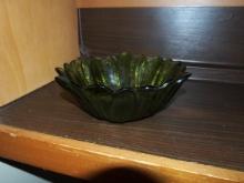 Vintage Indiana Glass Company Lily Ponds glass bowl