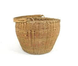 Vintage Native American Gathering Basket with Handle.    10" dia x 7" tall
