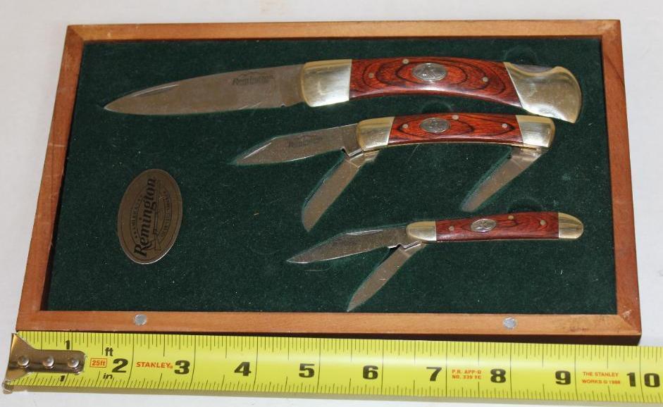 Set of 3 Remington Folding Knives in Display Holder